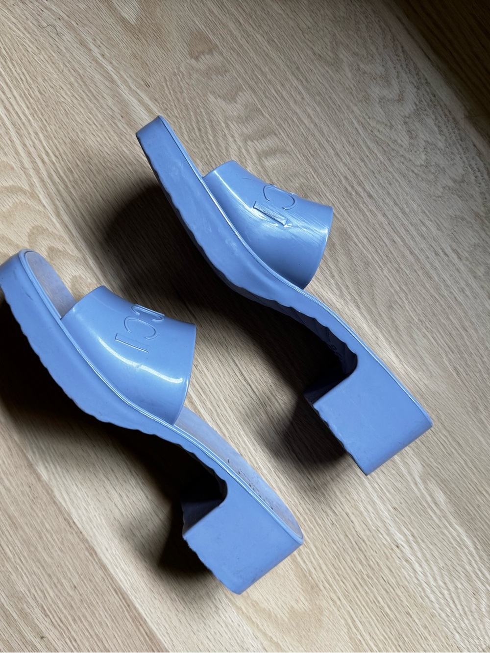 Gucci Purple Logo Slide rubber Sandals - Picture 3 of 5